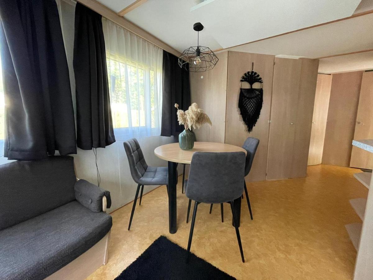 Vila Chalet 'T Rijsterbos Op Camping Met Zwembad! Exteriér fotografie